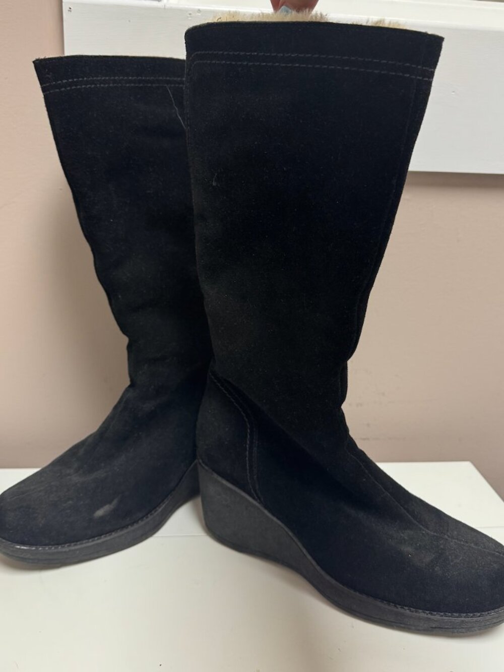 La Canadienne Black Suede High Wedge Boot - Shearling Lined - Size 9